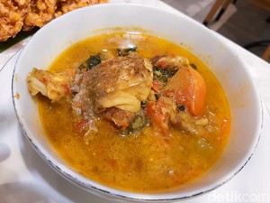 Baku Sayang: Ayam Tinorangsak hingga Garopa Woku Sedap Buat Makan Siang