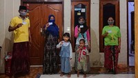 Teknologi Smart Water ini terintegrasi dengan Smart Card, dimana setiap warga yang memiliki kartu Smart Card tersebut bisa mendapatkan air bersih sesuai dengan jatah kebutuhan dan kuota pengisian air yang akan terpotong secara otomatis setelah digunakan, dengan batas maksimal kuota harian untuk pengisian air bersih 100 L/hari bagi setiap Kepala Keluarga (KK). 