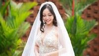 Chef Marinka bahkan menerima banyak hujatan dari netizen soal dirinya yang kini sudah berusia 40 tahun. (Foto: Dok. Instagram/rinrinmarinka)
