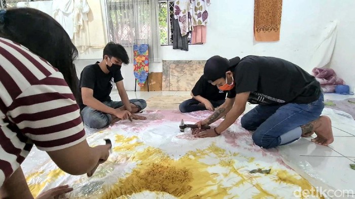 Di Rumah Ini, Milenial 'Salah Jalan' Dilatih Keterampilan Rumah Kreatif Milenial (RKM) bentukan Polres Sukabumi Kota menjadi tempat berkumpul generasi milenial yang dulunya
