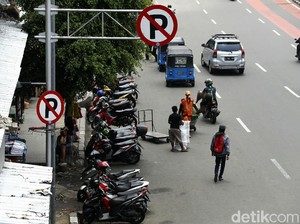 Heru Budi Minta Dishub Tertibkan Parkir Liar di DKI!