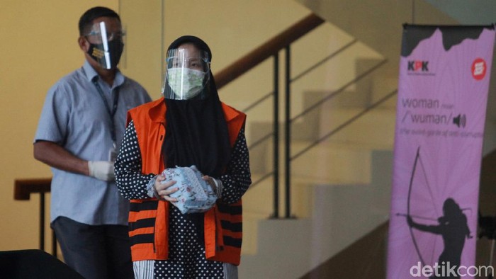 Eks Anggota DPRD Sumut Ini Diperiksa KPK Soal Korupsi Gatot Pujo Tersangka mantan anggota DPRD Sumut, Megalia Agustina, diperiksa KPK. Ia diperiksa terkait kasus korupsi mantan Gubernur Sumatera Utara Gatot Pujo Nugroho