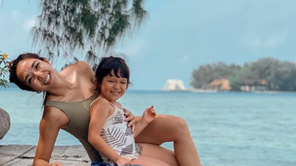 Gisella Anastasia yang Jatuh Hati ke Pulau Macan