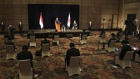PM Suga menyebut Jepang bersedia membantu Indonesia menangani pandemi COVID-19. Jepang memberikan pinjaman sebesar 50 miliar yen atau sekitar Rp 6,95 triliun. AP Photo/Dita Alangkara  