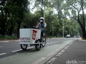 Inspiratif! Pemuda Ini Raup Cuan Lewat Warung Kopi Keliling