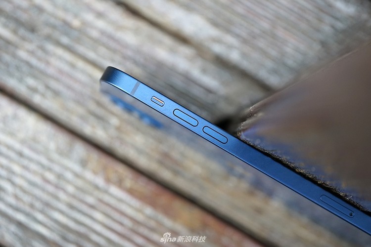 iPhone 12