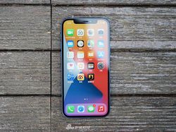 iPhone 12 Biru yang Menggoda Jiwa dan Dompet