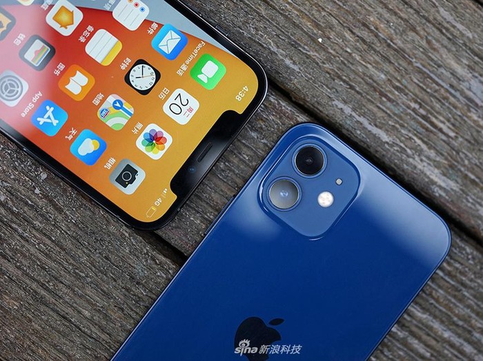 iPhone 12