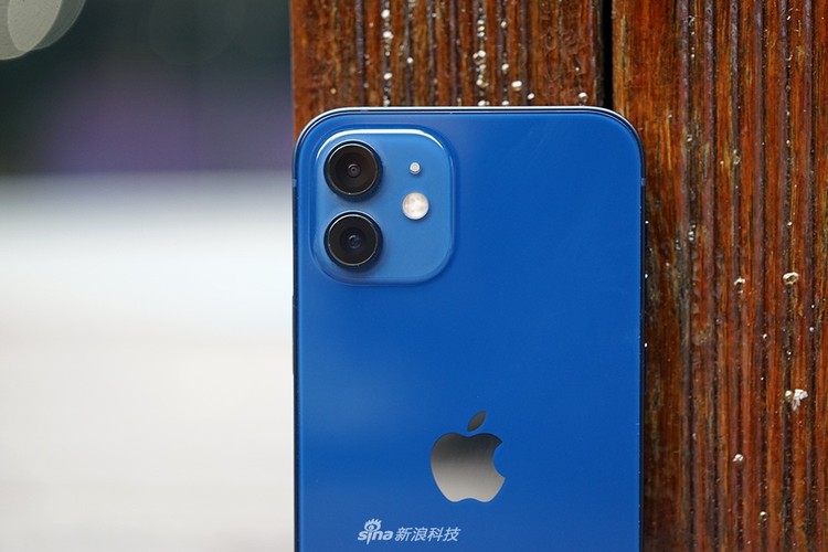 iPhone 12