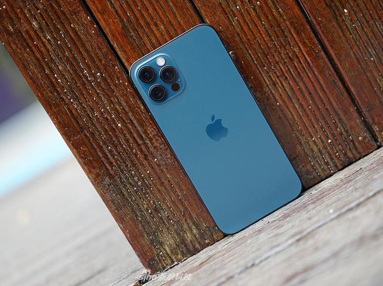 iPhone 12 Pro Pacific Blue Tampil Mewah Harga Rp 15 Juta