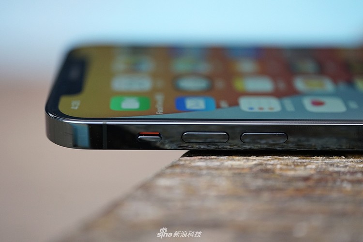 iPhone 12 Pro iPhone 12 Pro