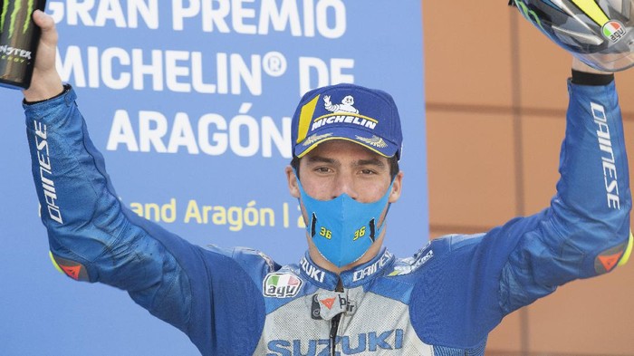 ALCANIZ, SPAIN - OCTOBER 18:  Joan Mir of Spain and Team Suzuki ECSTAR  celebrates the third place on the podium during the MotoGP race during the MotoGP of Aragon at Motorland Aragon Circuit on October 18, 2020 in Alcaniz, Spain. (Photo by Mirco Lazzari gp/Getty Images)