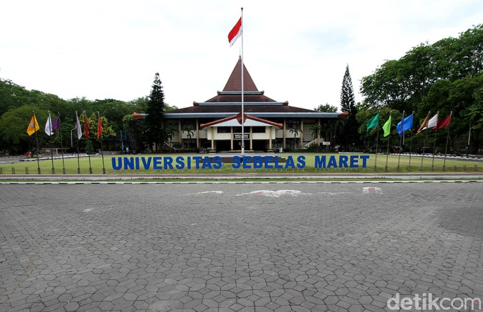 Universitas Sebelas Maret (UNS) Solo hentikan aktivitas di kawasan kampus akibat virus Corona. Seperti apa suasana di kampus itu saat tutup sementara?