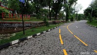 Selain melakukan penutupan dan penghentian aktivitas di kawasan kampus, penyemprotan disinfektan pun rencananya akan dilakukan guna mencegah penyebaran virus Corona.