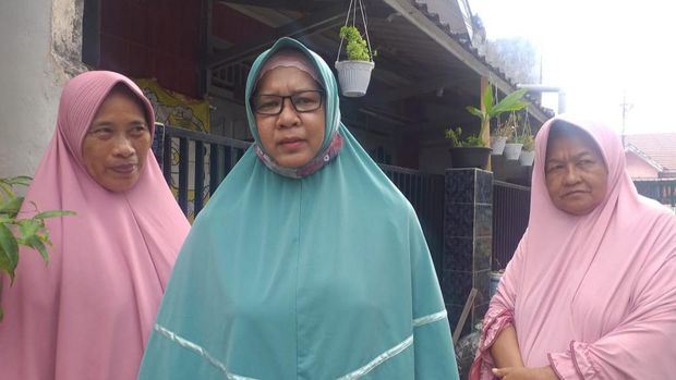 Ketua RT, Agustina (tengah)/Raja Adil-detikcom