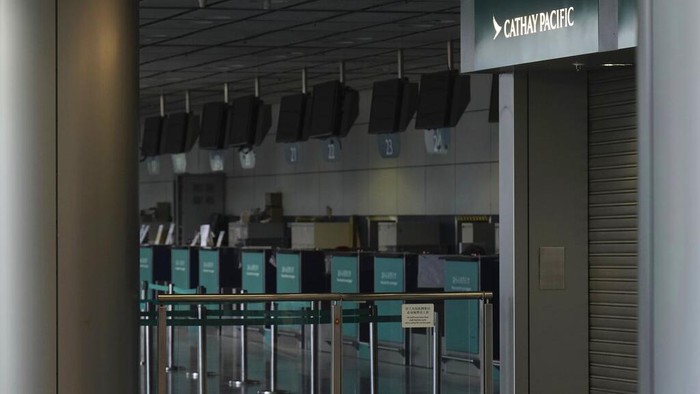 Maskapai asal Hong Kong Cathay Pacific Airways Ltd akan pangkas 6.000 pekerja. Perusahaan juga akan tutup anak usahanya Cathay Dragon imbas pandemi Corona.