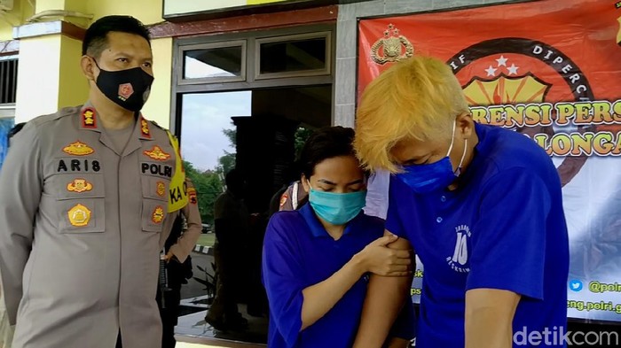 Pasutri Pekalongan pembobol duit Rp 20 juta di jok motor nasabah. Keduanya kini sudah diamankan di Mapolres Pekalongan.