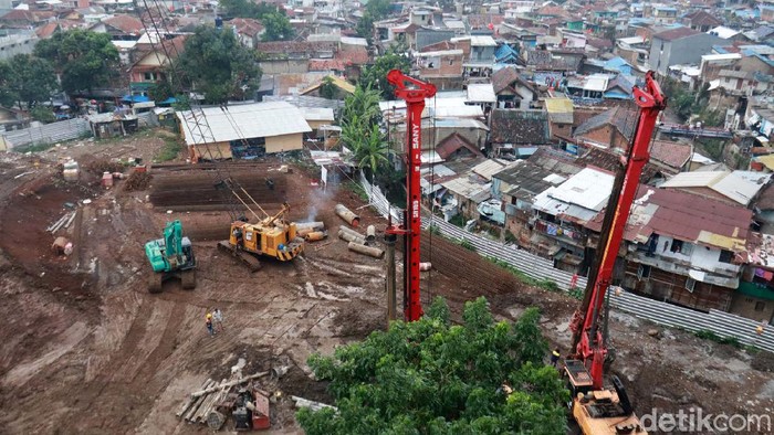 Pembangunan Rumah Deret Tamansari Bandung Dimulai Progres pembangunan rumah deret (Rudet) Tamansari, Kota Bandung memasuki tahap pertama. Pembangunan tahap pertama ini, meliputi pondasi dan struktur.