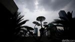 Penampakan Awan Gelap Selimuti Langit Jakarta