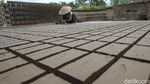 Foto Geliat Produksi Batu Bata di Yogyakarta