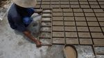 Foto Geliat Produksi Batu Bata di Yogyakarta