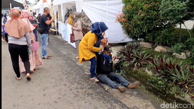 Ribuan warga Tasik antre untuk bantuan Rp 2,4 juta