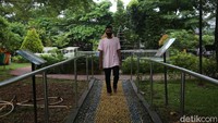 Pengunjung yang boleh memasuki RPTRA harus berusia 10-59 tahun.