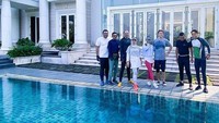 Kolam renang di hunian mewah Reino Barack dan Syahrini. Foto: Instagram Syahrini
