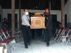 Kata Tetangga tentang Yulia yang Jasadnya Ditemukan Terbakar dalam Mobil
