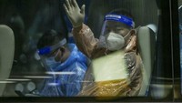 Para turis akan menghabiskan waktu liburan selama 30 hari dengan masa karantina 14 hari. (AP/Wason Wanichakorn)