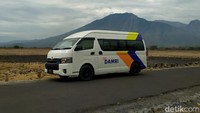 Bagi wisatawan yang berkunjung ke Banyuwangi kini dipermudah mengunjungi obyek-obyek wisata. Kementerian Perhubungan bersama Perum Damri telah menyediakan layanan angkutan wisata gratis rute ke Taman Nasional (TN) Alas Purwo, Pantai Pulau Merah, Kawah Ijen, dan TN Baluran. Operasional armada pun dilengkapi dengan protokol kesehatan yang ketat, untuk mengantisipasi penularan COVID-19.