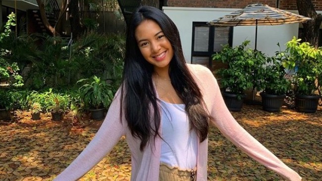 Nama Aurelie Moeremans mulai terkenal setelah dirinya membintangi sejumlah sinetron dan FTV. Wanita cantik yang satu ini diketahui memiliki darah blasteran Belgia. Foto: Instagram/@aurelie