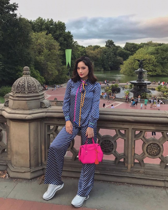 Tatjana Saphira adalah salah satu artis Indonesia yang berdarah campuran. Wanita 22 tahun itu diketahui memiliki darah Jerman dari orangtuanya. Foto: Instagram/@tatjanasaphira