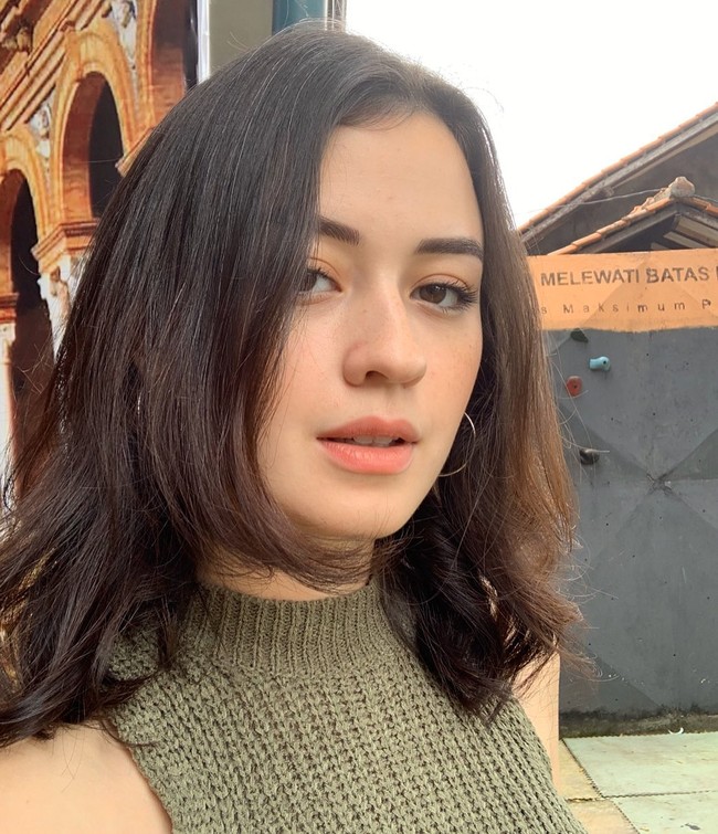 Nama Kimberly Rider pastinya sudah tidak asing lagi didengar. Wanita cantik yang satu ini memiliki darah Eropa dari sang ayah yang berkebangsaan Inggris. Foto: Instagram/@kimberlyryder