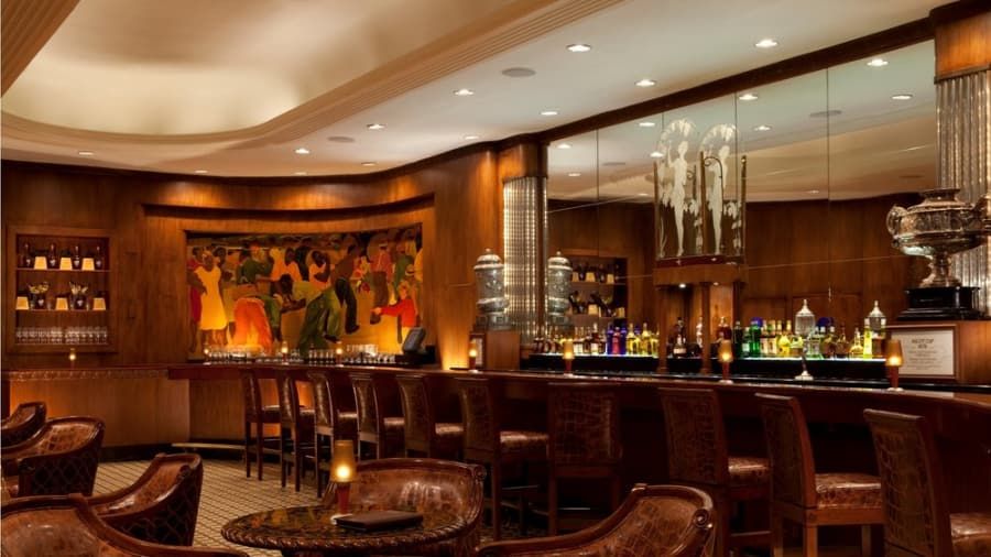 Bar hotel terbaik versi Alia Akkam