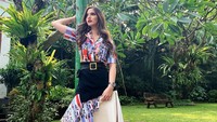 Jam tangan adalah salah satu aksesori favorit Nia Ramadhani. Salah satu yang jadi kesukaannya adalah jam tangan Rolex yang harganya mencapai Rp 100 juta. (Foto: dok. Instagram Nia Ramadhani)