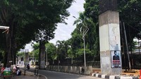 Tiang-tiang monorel berdiri tegak di sepanjang Jalan Asia Afrika, Senayan, Jakarta, Kamis (22/10/2020).