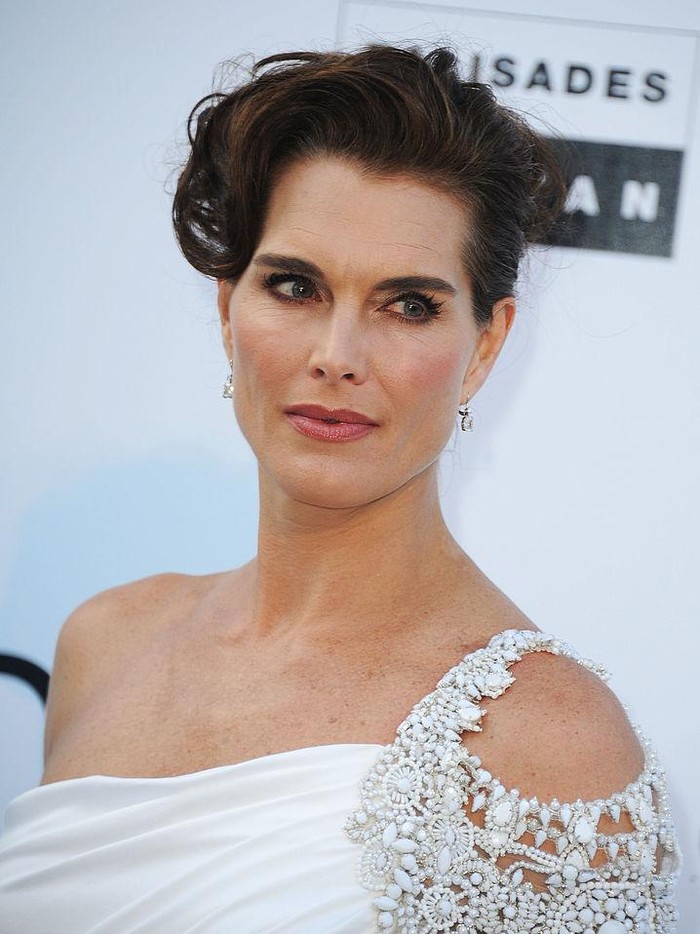 ANTIBES, FRANCE - MAY 19:  Brooke Shields attends amfARs Cinema Against AIDS Gala during the 64th Annual Cannes Film Festival at Hotel Du Cap on May 19, 2011 in Antibes, France.  (Photo by Francois Durand/Getty Images)