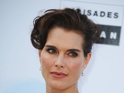 Brooke Shields Bongkar Tindakan Dokter Lakukan Bonus Oplas Vagina Tanpa Izin