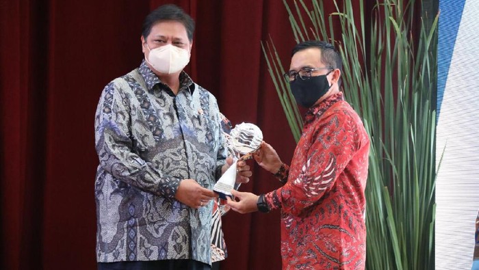 bupati anas