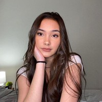 Pemain Surat Cinta untuk Starla ini memiliki darah campuran Belanda dari sang ayah. Nggak heran parasnya yang cantik bisa bikin susah kedip. Foto: Instagram/@caitlinhalderman