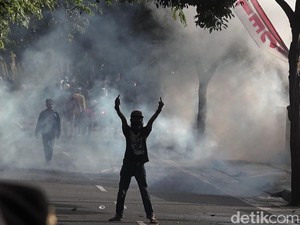 Polisi Sebut Demo Omnibus Law di Banyuwangi Ricuh Karena Ditunggangi