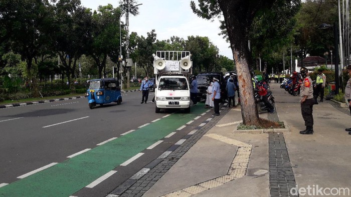 Demo pekerja ambulans di depan kantor Anies bubarkan diri