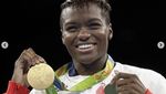Seksinya Ella Baig, Model Cantik Kekasih Petinju Wanita Nicola Adams