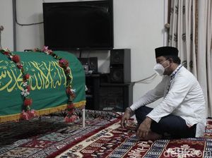 Ipong Berbela Sungkawa Atas  Meninggalnya KH Abdullah Syukri Zarkasyi