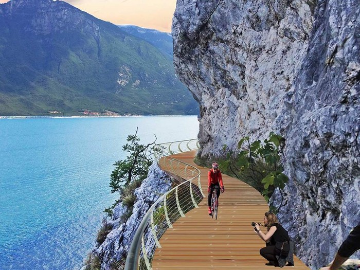 Jalur sepeda di Danau Garda, Italia