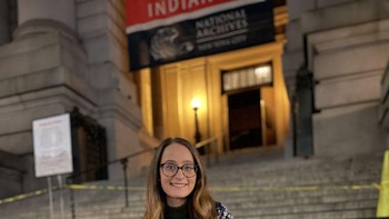 Menggunakan Portrait Mode dipadukan Night Mode. Foto: Mashable