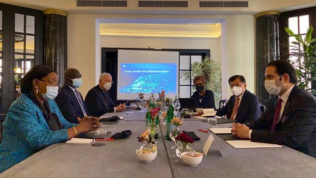 Jusuf Kalla dan para Dewan Juri saat memberikan usulan kriteria pemenang Zayed Award for Human Fraternity. Pertemuan digelar di Roma, Italia, Kamis (22/10) (dok. Istimewa)
