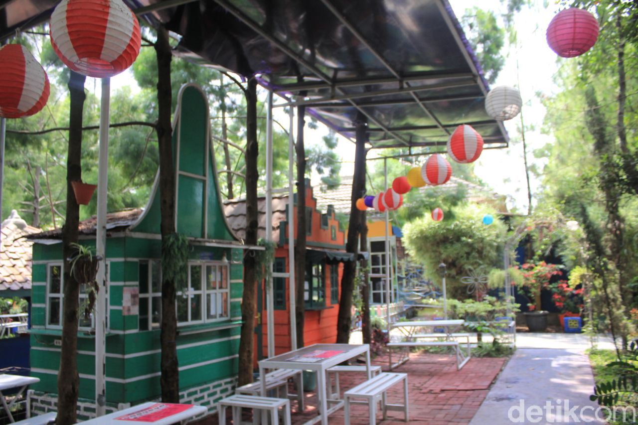 Kampung Tulip di Bandung