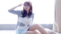 Atau foto-foto berbusana santai seperti ini pun tetap mencuri perhatian. Jangan di zoom! tulisnya. (Foto: dok. Instagram @kimi.hime)